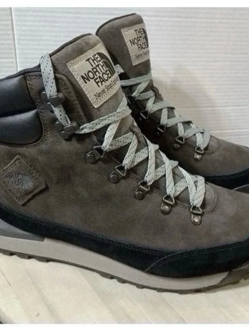The North Face Back To Berkeley IV Leather Water Proof Hiking Boots brown Sz 11
